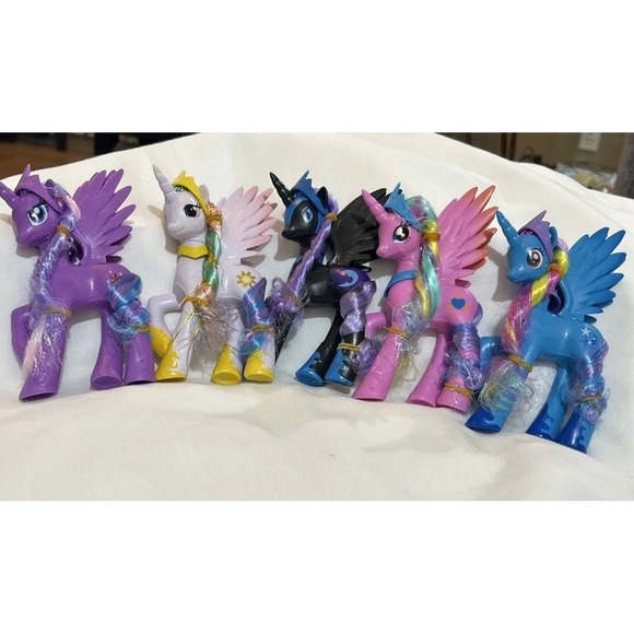 My Little Pony G4 Friendship Is Magic Featuring Nightmare Moon Luna & Friends - Picture 3 of 9